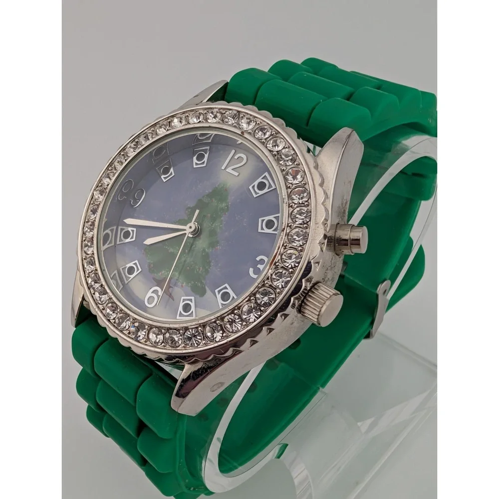 Christmas Tree Multicolor Light Up Dial Green Silicone Band- New‎ Battery